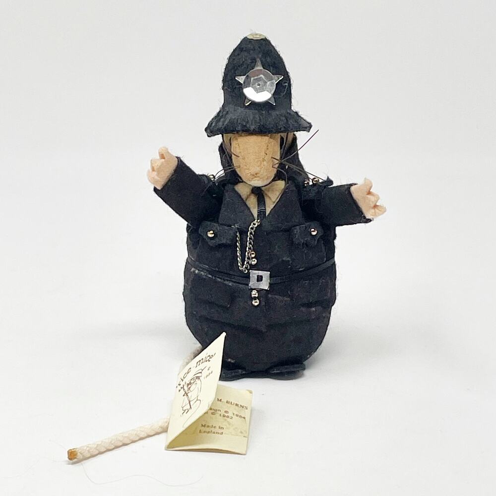 Vintage 1984 Rice Mice Policeman Officer Susanne M. Burns Made in England Wool